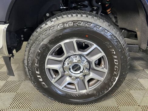Used 2025 Ford F250 Lariat AWD/4WD image 36