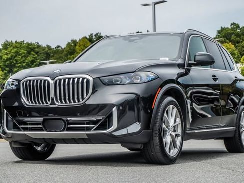 Used 2026 BMW X5 xDrive40i AWD/4WD image 9