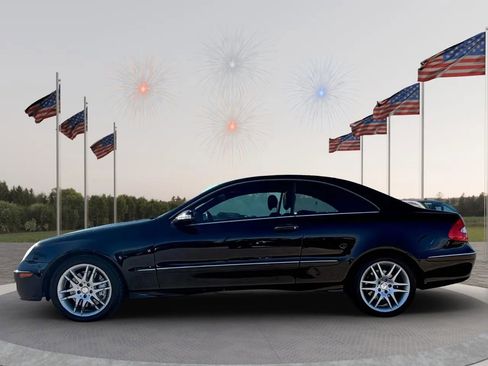 Used 2008 Mercedes-Benz CLK 350 Coupe image 4