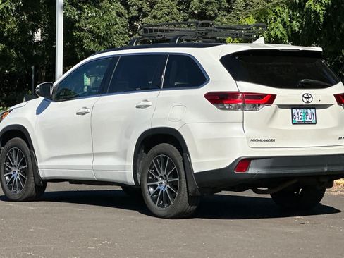 Used 2018 Toyota Highlander SE AWD/4WD image 6