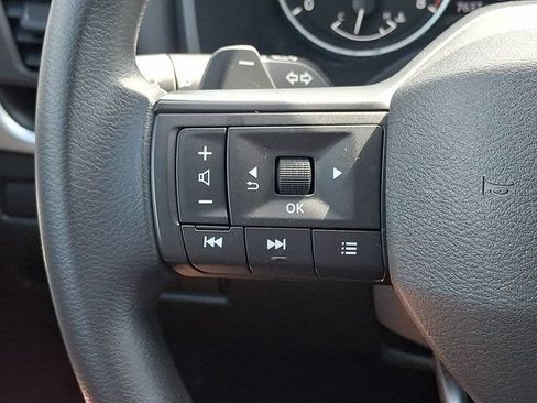 Used 2025 Nissan Rogue S FWD image 25