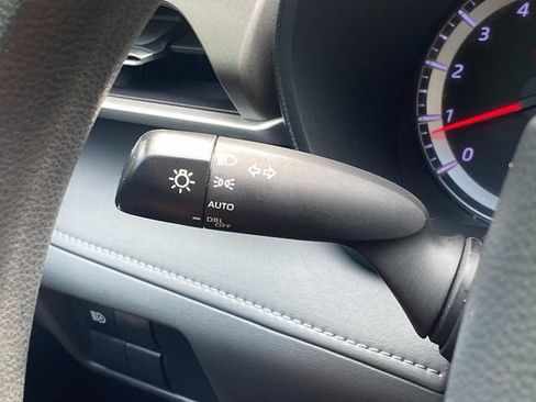 Used 2022 Toyota Highlander L FWD image 22