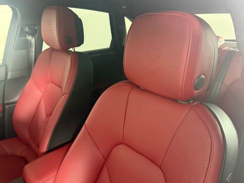 New 2026 Porsche Macan image 5