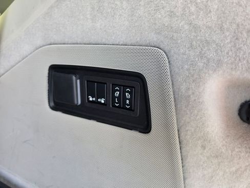 Used 2023 Cadillac Escalade Sport Platinum w/ LPO, ONYX Package AWD/4WD image 17