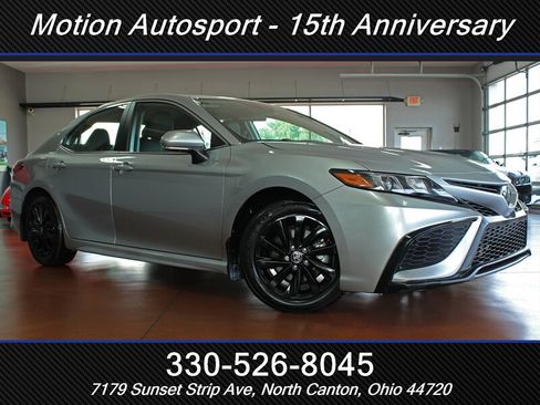 Used 2024 Toyota Camry SE FWD image 2