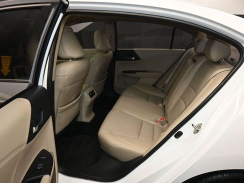 Used 2017 Honda Accord Touring image 34