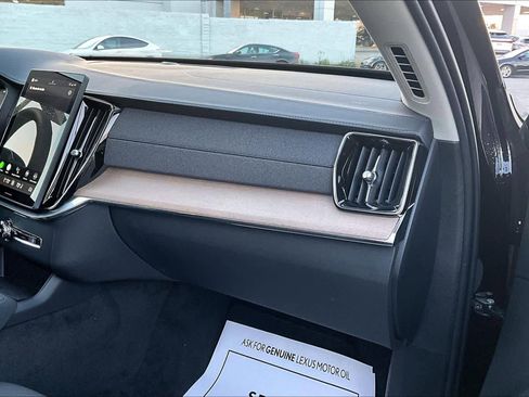 Used 2026 Volvo XC90 B5 Core image 18