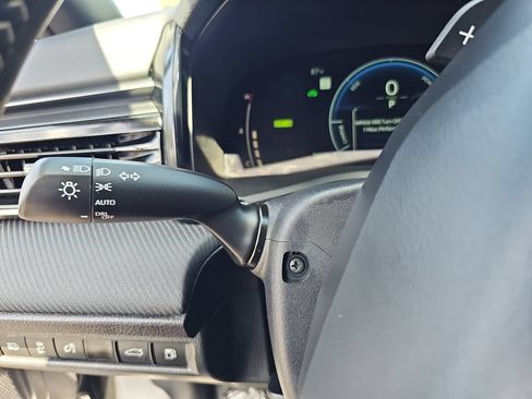 Used 2025 Toyota Camry SE FWD image 26