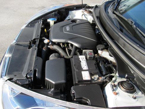 Used 2013 Hyundai Veloster 3dr Cpe Auto w/Black Int image 31