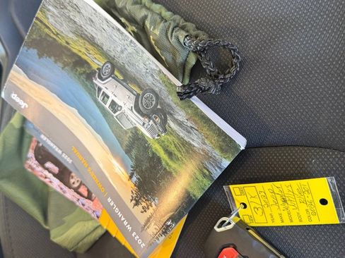 Used 2023 Jeep Wrangler Unlimited AWD/4WD image 61