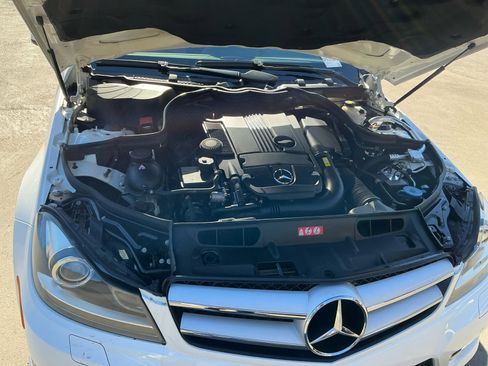 Used 2013 Mercedes-Benz C 250 Coupe image 22