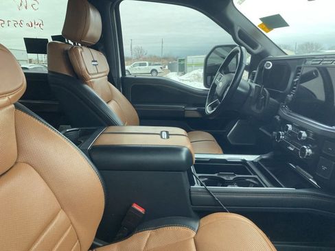 Used 2024 Ford F250 Platinum w/ Tremor Off-Road Package image 4