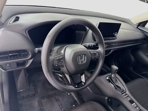 Used 2025 Honda HR-V LX image 9