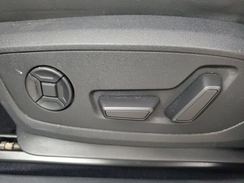 Used 2023 Audi Q4 e-tron Premium w/ Convenience Package AWD/4WD image 18