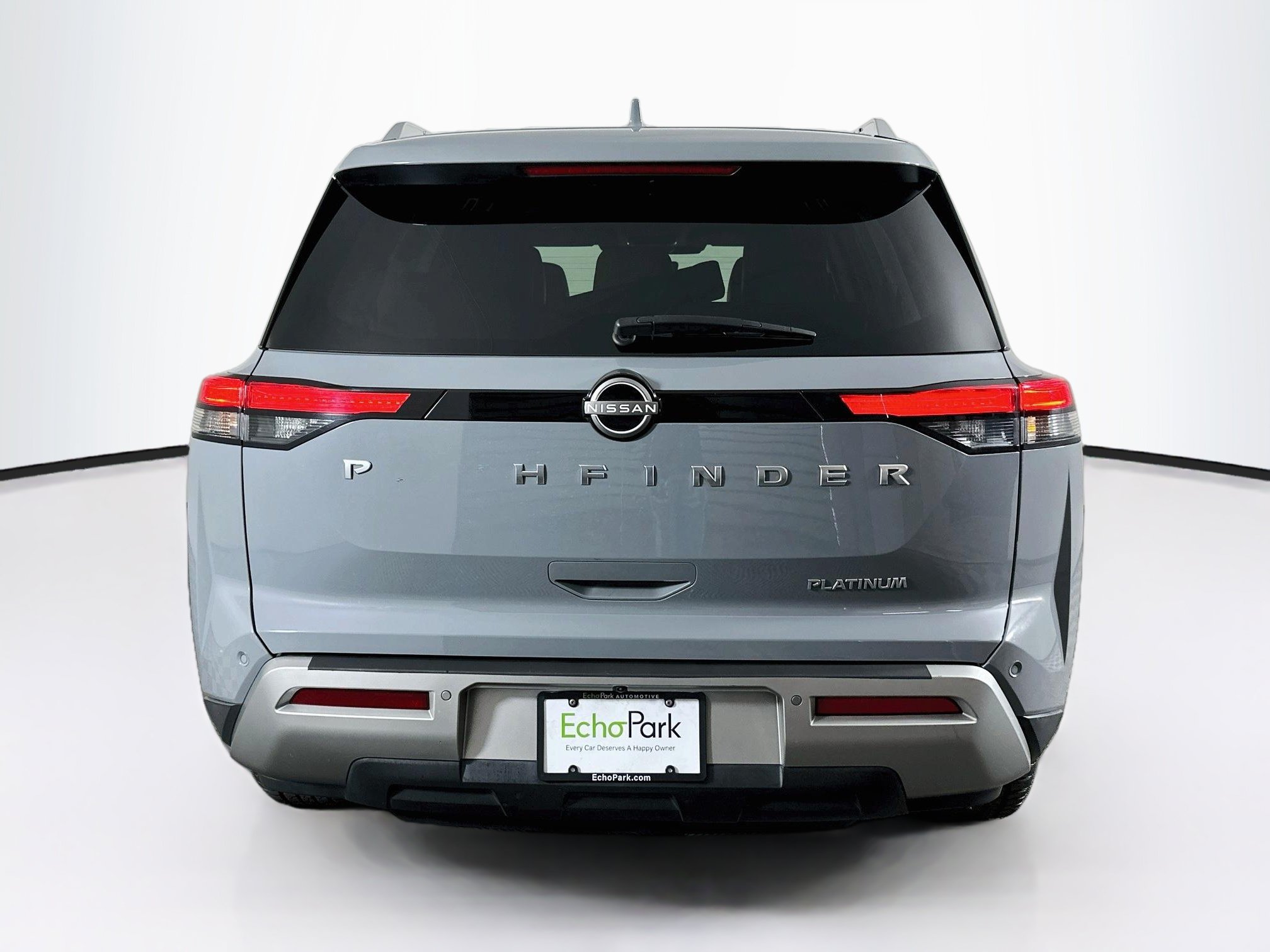 Used 2023 Nissan Pathfinder Platinum w/ Cargo Package FWD image 7