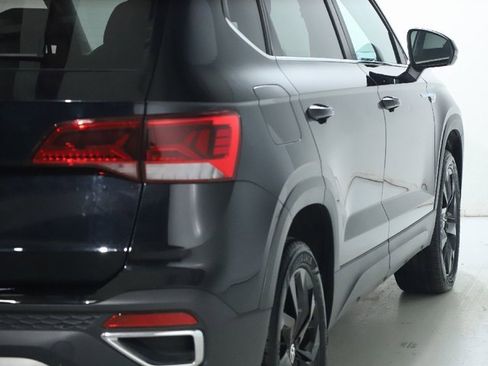 Used 2024 Volkswagen Taos SE image 46