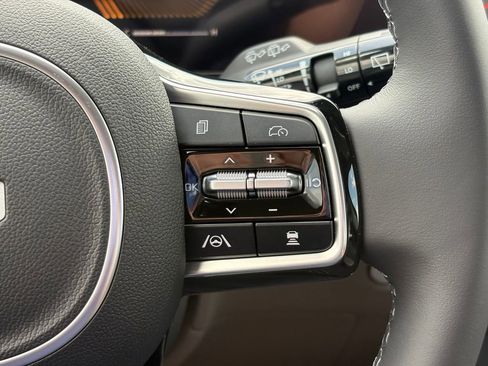 New 2026 Kia Carnival EX image 32