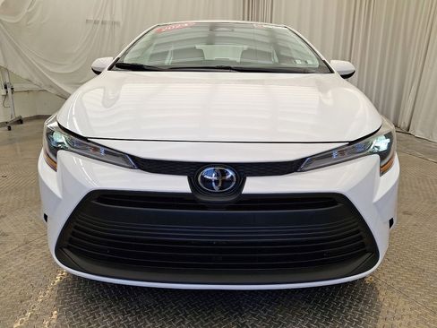 Certified 2024 Toyota Corolla LE image 28