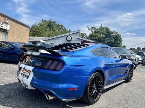 Used 2017 Ford Mustang GT w/ GT Performance Package RWD image 5