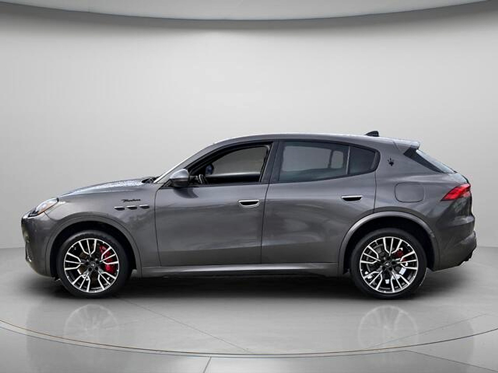 Used 2023 Maserati Grecale Modena AWD/4WD image 3