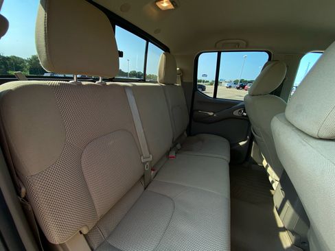 Used 2018 Nissan Frontier SV AWD/4WD image 13