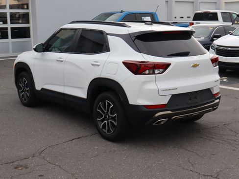 Used 2022 Chevrolet TrailBlazer ACTIV w/ Technology Package FWD image 8