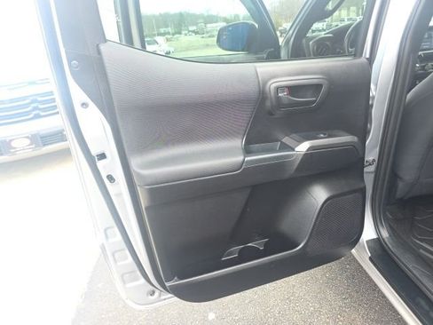 Used 2020 Toyota Tacoma TRD Sport image 30