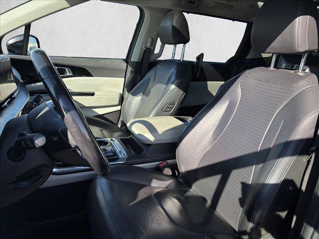 Used 2022 Kia Carnival SX Prestige FWD image 12