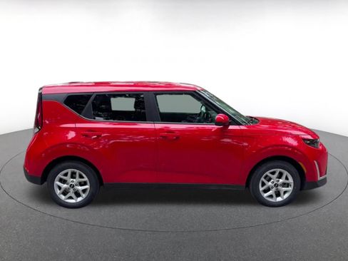 Used 2025 Kia Soul LX w/ LX Technology Package FWD image 15