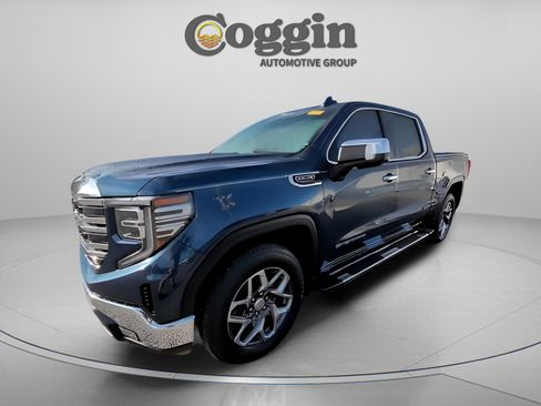 Used 2022 GMC Sierra 1500 SLT w/ SLT Premium Package image 1