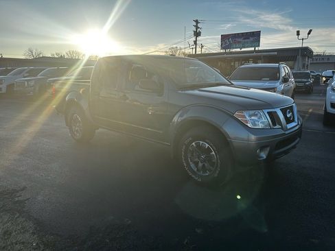 Used 2017 Nissan Frontier Desert Runner image 2