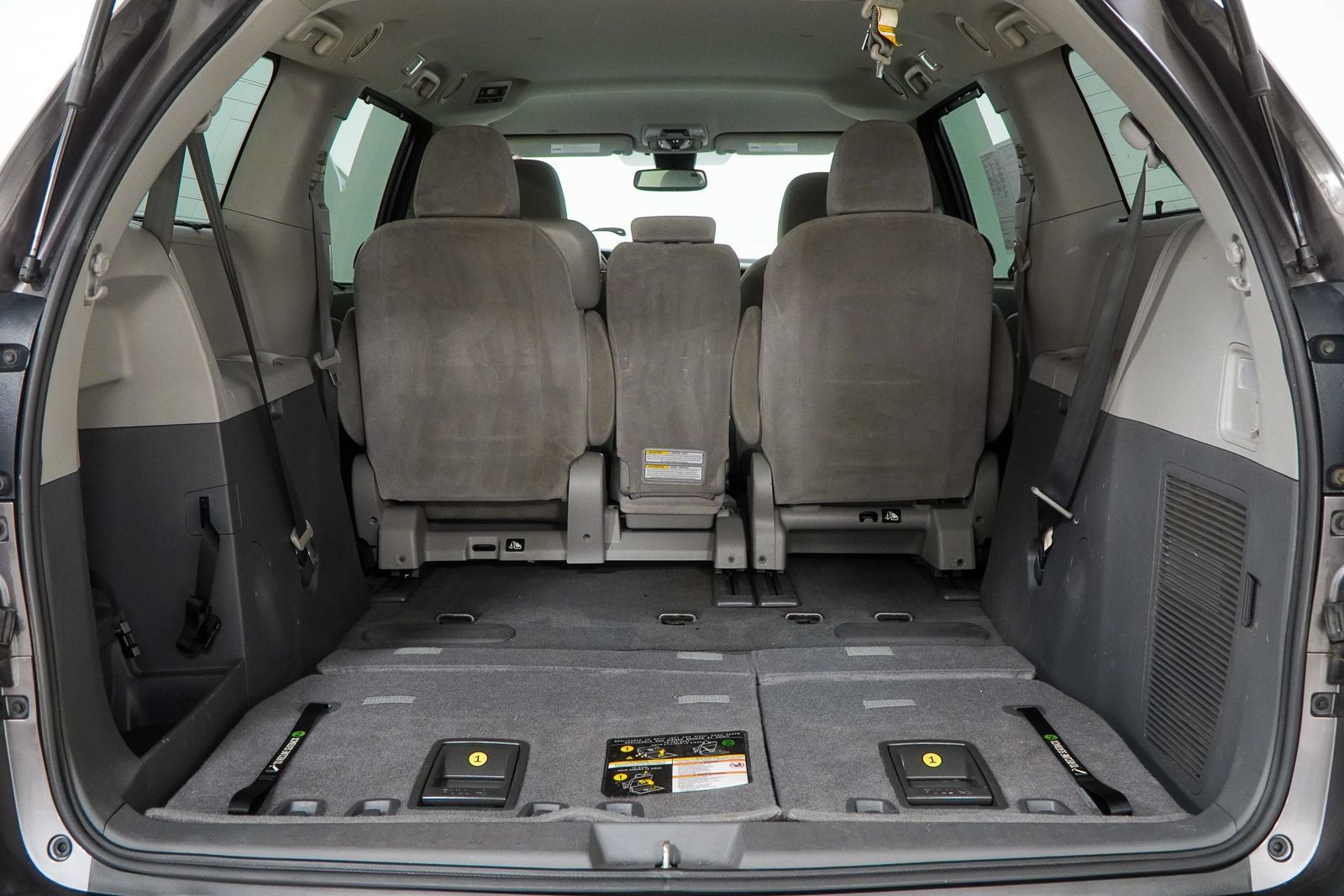 Used 2020 Toyota Sienna LE FWD image 11