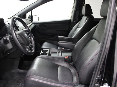 Used 2023 Honda Odyssey Sport image 3