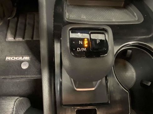 Used 2023 Nissan Rogue SV image 18