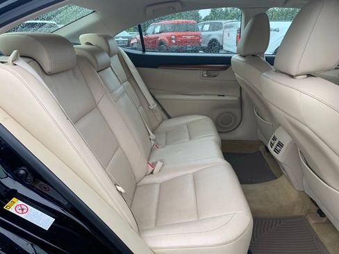 Used 2014 Lexus ES 300h w/ Luxury Package w/Bamboo Trim FWD image 13
