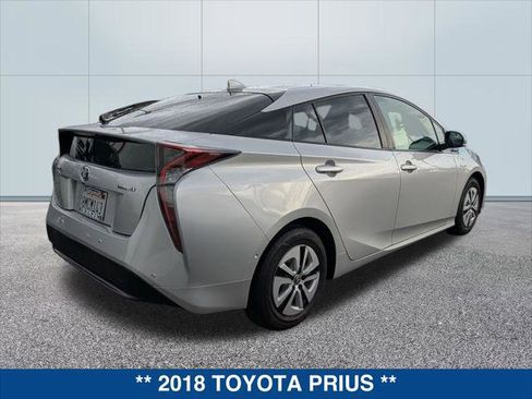 Used 2018 Toyota Prius Two image 5