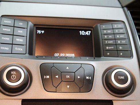 Used 2018 Ford Taurus SE image 20