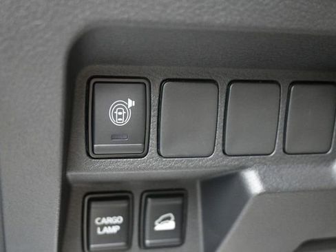 Used 2025 Nissan Frontier PRO-4X AWD/4WD image 26