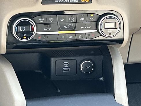Used 2021 Ford Escape SEL w/ Technology Package FWD image 28
