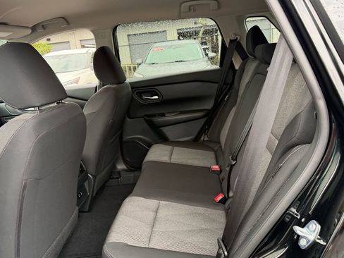 Certified 2025 Nissan Rogue SV FWD image 12
