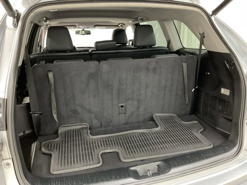 Used 2014 Toyota Highlander XLE image 25