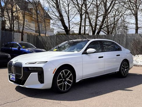 Used 2024 BMW 740i xDrive 740i xDrive image 2