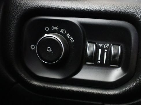 Used 2020 RAM 2500 Big Horn image 38