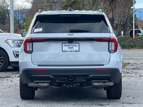 New 2026 Ford Explorer ST-Line w/ ST-Line Street Pack AWD/4WD image 6