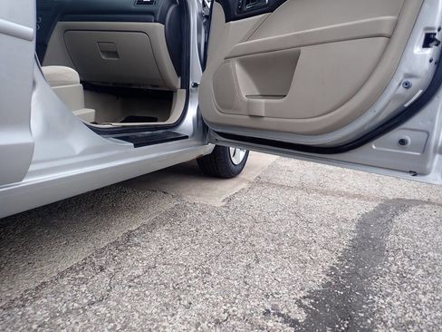 Used 2009 Ford Fusion S image 24