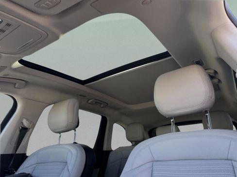 New 2026 Lincoln Nautilus Reserve image 18