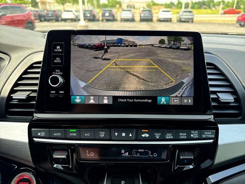 New 2026 Honda Odyssey Touring image 17