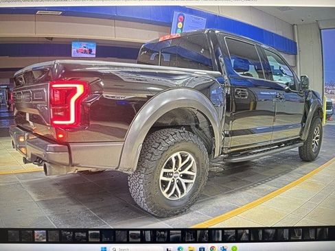 Used 2017 Ford F150 Raptor w/ Equipment Group 802A Luxury image 4