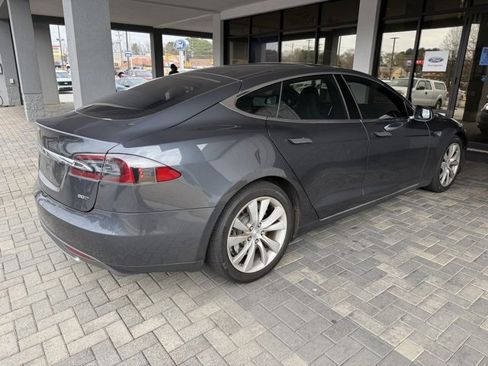 Used 2015 Tesla Model S 90D image 4