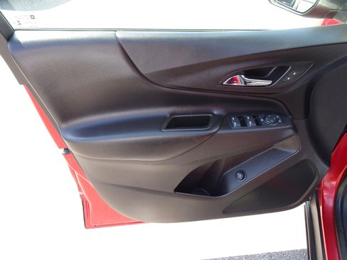 Used 2022 Chevrolet Equinox LT image 13